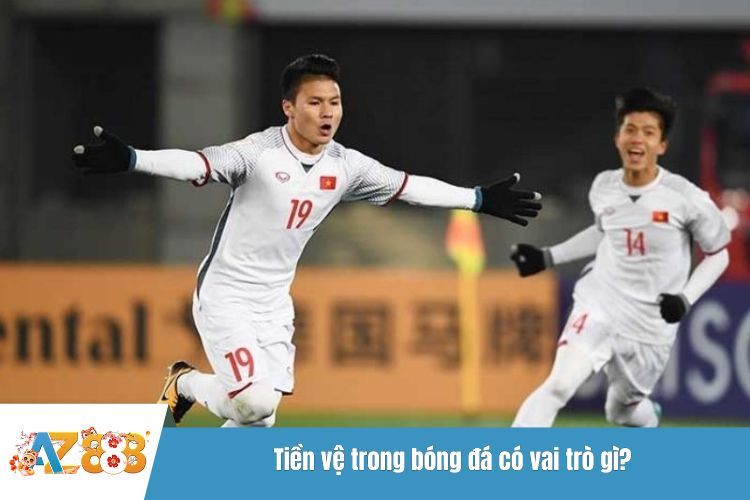 Tiền vệ trong bóng đá có vai trò gì?